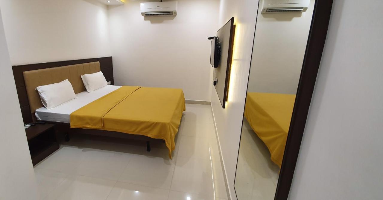 Hotel N K Bhuj Exterior photo